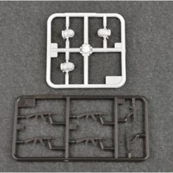 00439 | Trumpeter 1/35 Iraqi Tank Crew Scaled Plastic Model Kit -Mini Crafters Store TRU 00439 55 1200x800 1