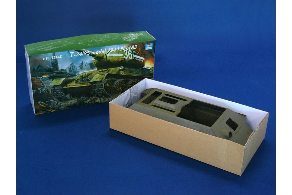 00904 | Trumpeter 1/16 1944 T-34/85 Type 147 Factory Medium Tank Scaled Plastic Model Kit 5 00904 | Trumpeter 1/16 1944 T-34/85 Type 147 Factory Medium Tank Scaled Plastic Model Kit - Image 3