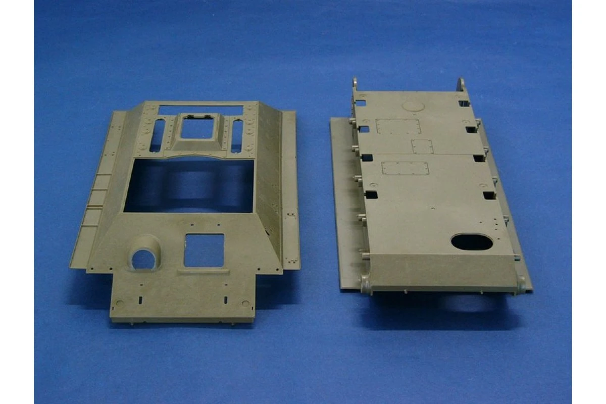 00904 | Trumpeter 1/16 1944 T-34/85 Type 147 Factory Medium Tank Scaled Plastic Model Kit 6 00904 | Trumpeter 1/16 1944 T-34/85 Type 147 Factory Medium Tank Scaled Plastic Model Kit - Image 4