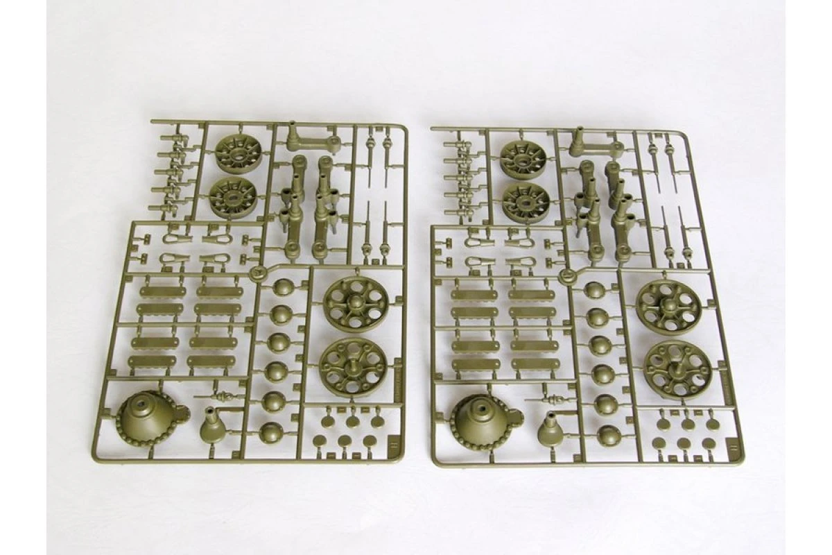 00904 | Trumpeter 1/16 1944 T-34/85 Type 147 Factory Medium Tank Scaled Plastic Model Kit 10 00904 | Trumpeter 1/16 1944 T-34/85 Type 147 Factory Medium Tank Scaled Plastic Model Kit - Image 8