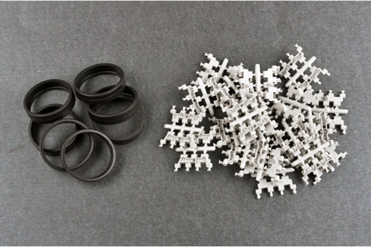 00925 | Trumpeter 1/16 Russian T-72B1 W/ Kontakt-1 Reactive Armor Main Battle Tank Scaled Plastic Model Kit 19 00925 | Trumpeter 1/16 Russian T-72B1 W/ Kontakt-1 Reactive Armor Main Battle Tank Scaled Plastic Model Kit - Image 17