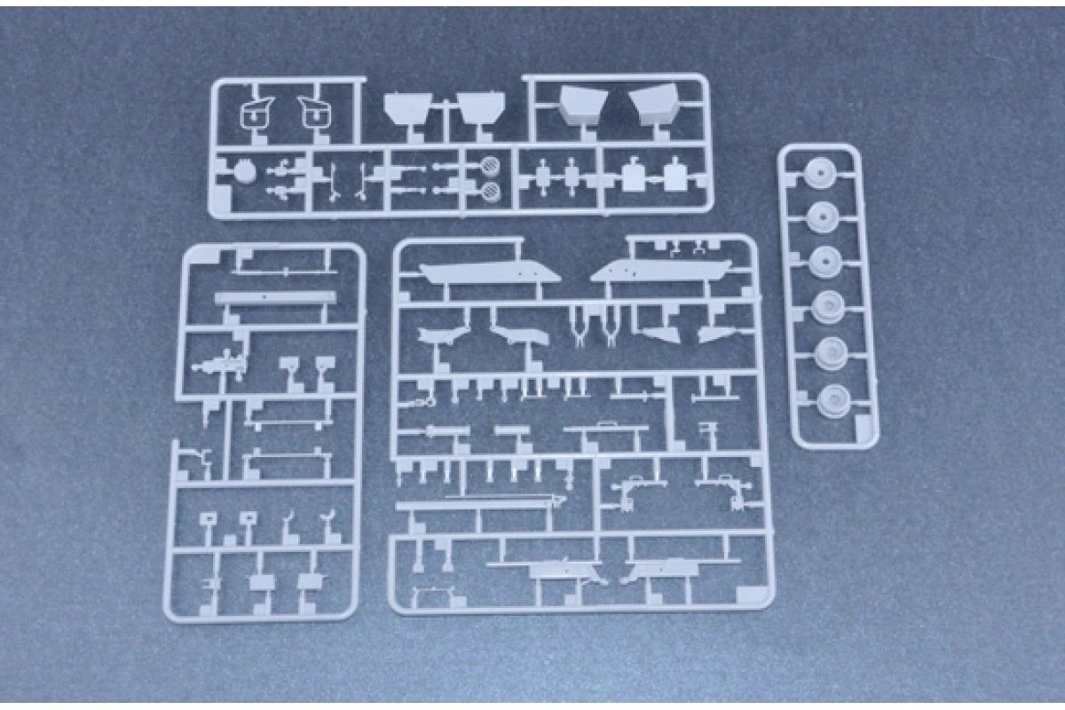01506 | Trumpeter 1/35 Canadian Husky 6x6 AVGP (Improved Version) Armoured Vehical Scaled Plastic Model Kit 11 01506 | Trumpeter 1/35 Canadian Husky 6x6 AVGP (Improved Version) Armoured Vehical Scaled Plastic Model Kit - Image 9
