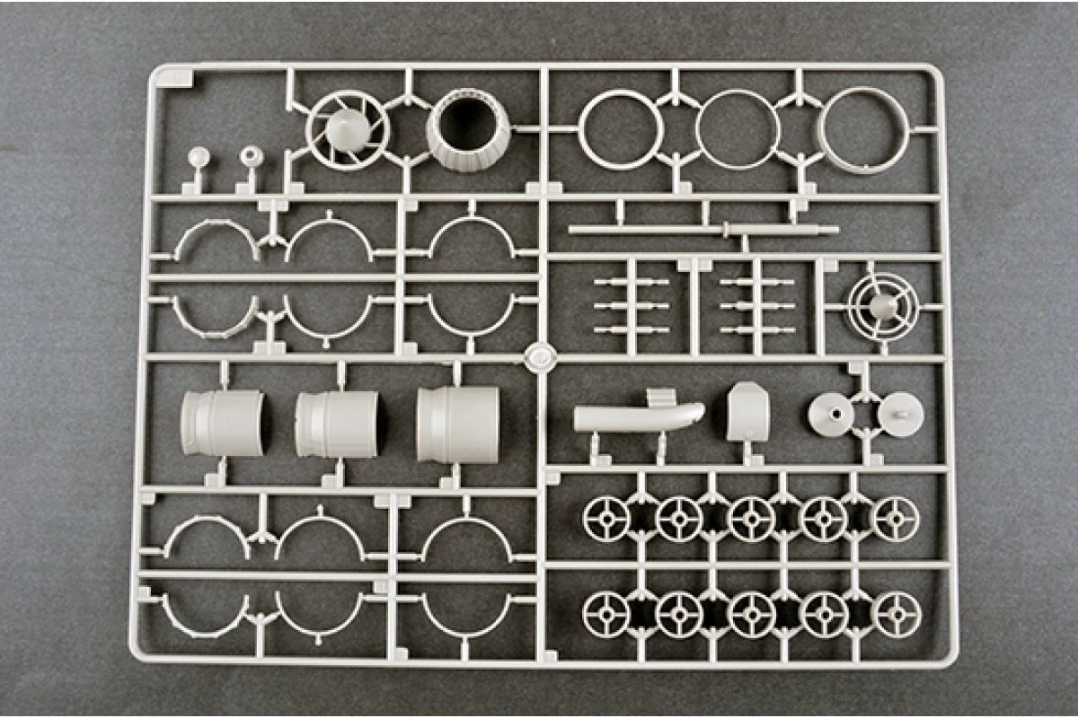 02246 | Trumpeter 1/32 F-100F Super Sabre Jet Fighter Scaled Plastic Model Kit 18 02246 | Trumpeter 1/32 F-100F Super Sabre Jet Fighter Scaled Plastic Model Kit - Image 16