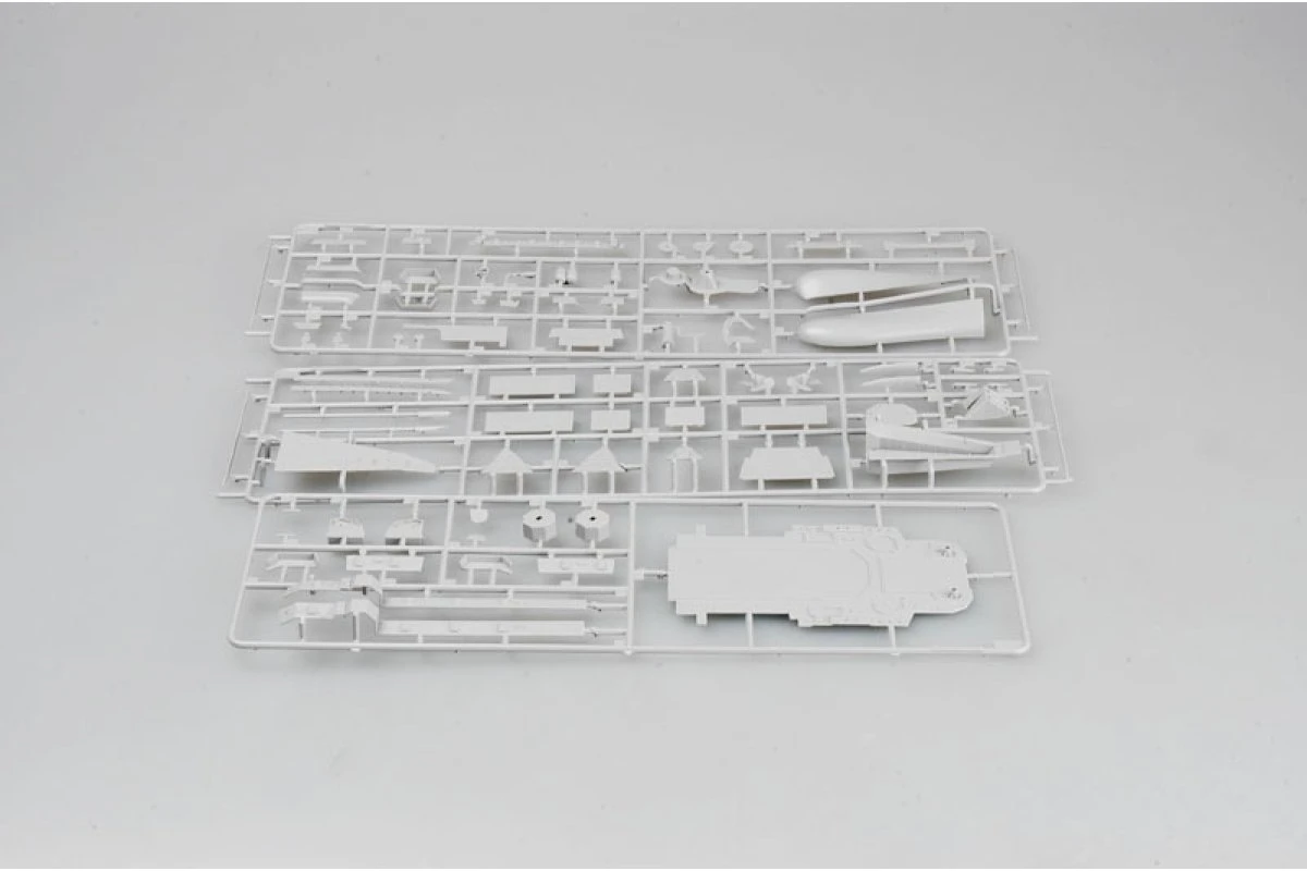 04520 | Trumpeter 1/350 Russian Admiral Ushakov (Ex-Kirov) Battlecruiser Plastic Model Kit 8 04520 | Trumpeter 1/350 Russian Admiral Ushakov (Ex-Kirov) Battlecruiser Plastic Model Kit - Image 6