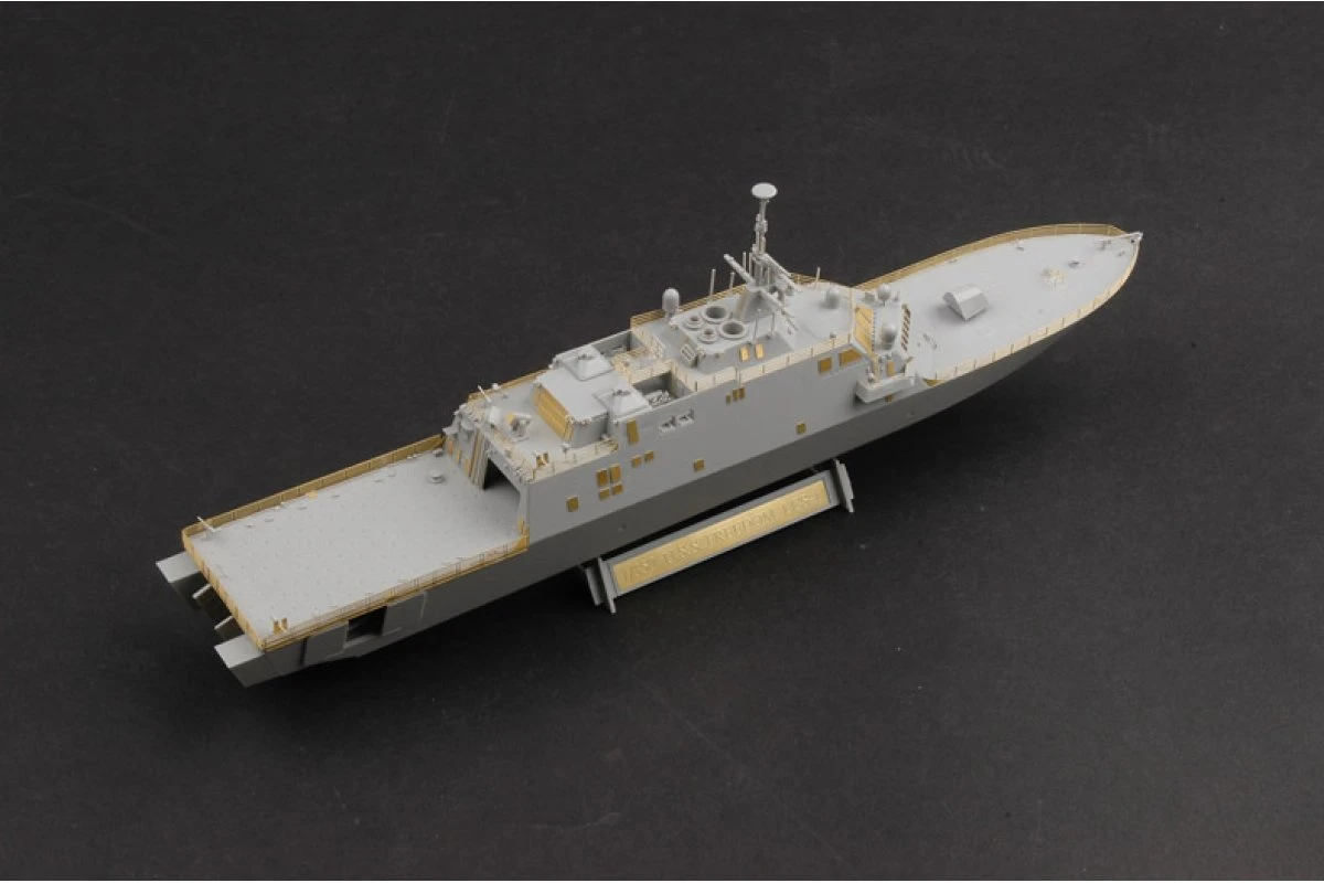 04549 | Trumpeter 1/350 USS Freedom LCS-1 Plastic Model Kit 4 04549 | Trumpeter 1/350 USS Freedom LCS-1 Plastic Model Kit - Image 2