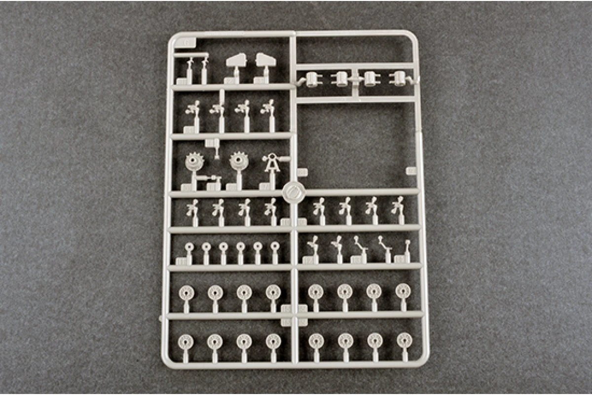 07153 | Trumpeter 1/72 Soviet Army T-10A Heavy Tank Scaled Plastic Model Kit 8 07153 | Trumpeter 1/72 Soviet Army T-10A Heavy Tank Scaled Plastic Model Kit - Image 6